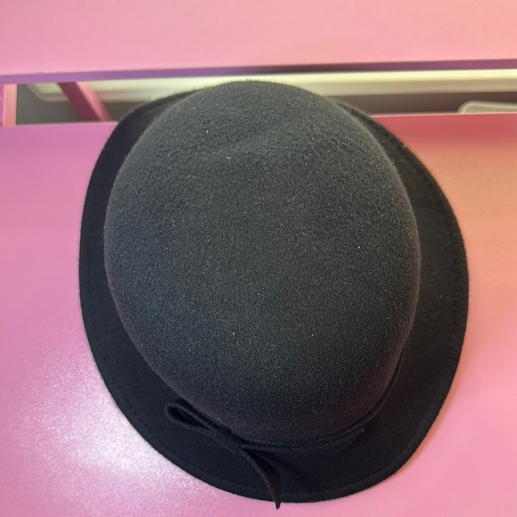 Elegant Black Women's Hat - Picture 3 of 3